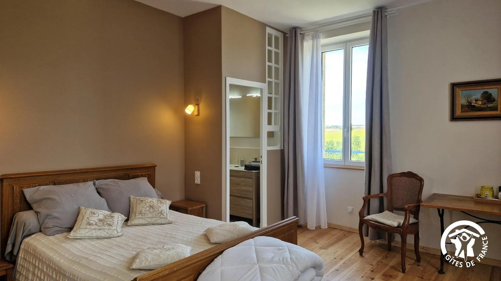 Aux Roses De Cedres Chambre Savane Salvagnac Bed & Breakfast